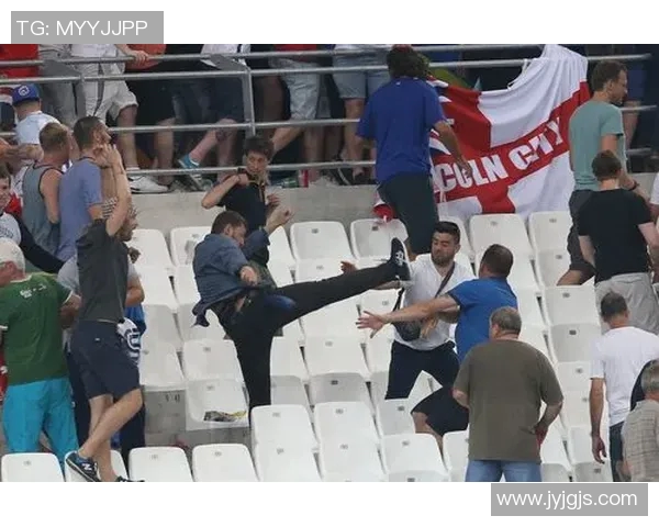 足球流氓的狂热与暴力背后:探寻球迷文化的阴暗面与社会影响